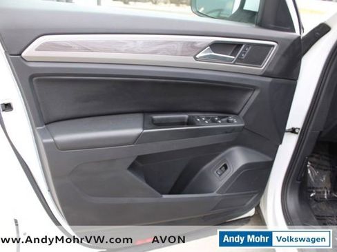 Used 2020 Volkswagen Atlas Cross Sport SE w/ Towing Package image 21