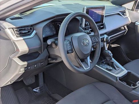 Used 2024 Toyota RAV4 SE image 10
