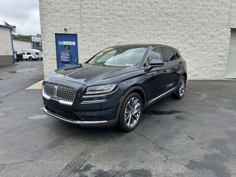 Used 2022 Lincoln Nautilus Reserve image 3