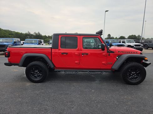 Used 2023 Jeep Gladiator Mojave AWD/4WD image 9