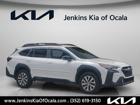 Used 2024 Subaru Outback Premium AWD/4WD image 1