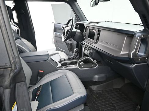 Used 2022 Ford Bronco Outer Banks image 8