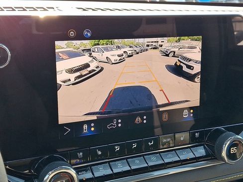 Used 2025 Chevrolet Colorado ZR2 w/ Technology Package AWD/4WD image 19