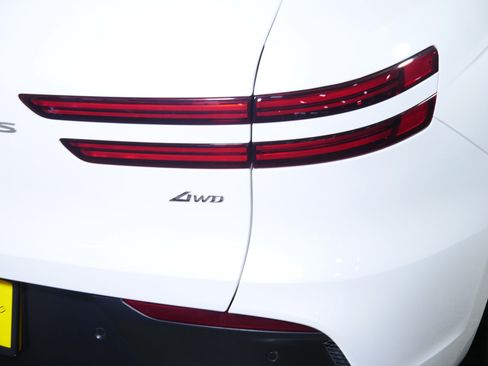 Certified 2026 Genesis GV70 2.5T Select AWD/4WD image 17