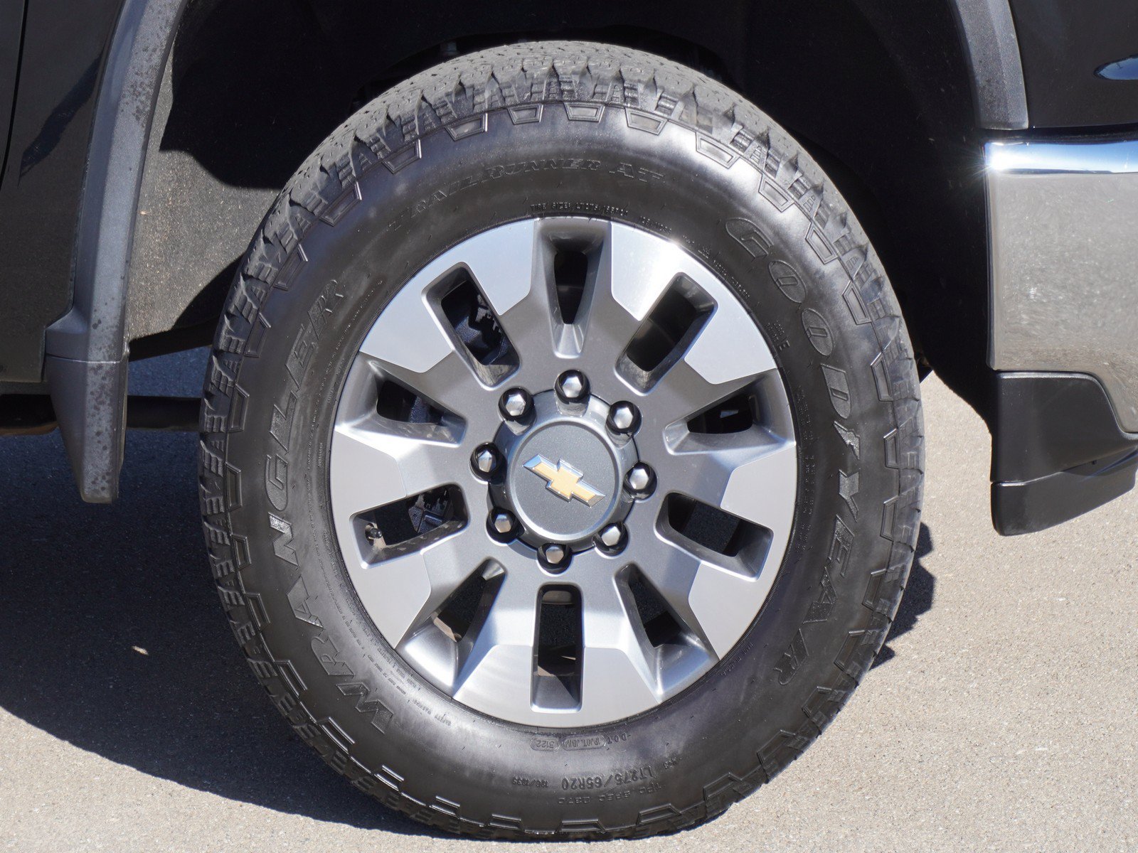 Used 2023 Chevrolet Silverado 2500 LT AWD/4WD image 5