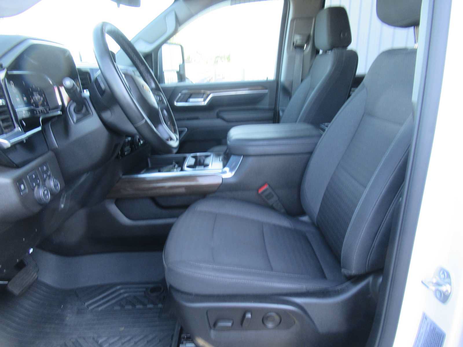Used 2025 Chevrolet Silverado 2500 LT AWD/4WD image 21