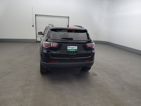 Used 2018 Jeep Compass Latitude w/ Popular Equipment Group AWD/4WD image 6