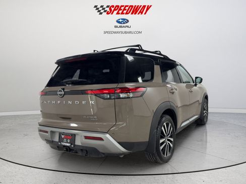 Used 2024 Nissan Pathfinder Platinum image 9