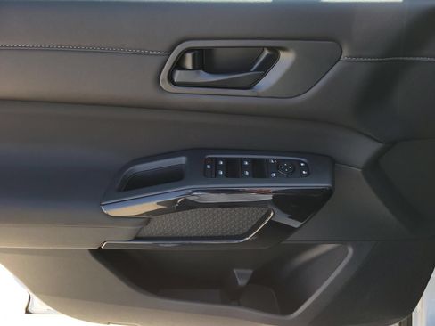 New 2026 Nissan Pathfinder SV FWD image 17