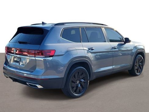 Certified 2024 Volkswagen Atlas SE FWD image 4