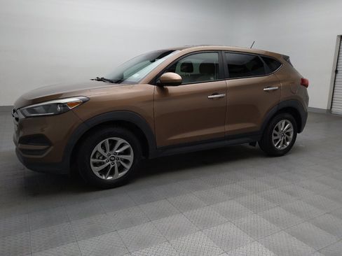 Used 2017 Hyundai Tucson SE image 2