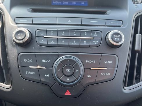 Used 2017 Ford Focus SE FWD image 17