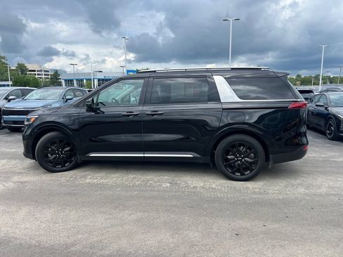 Certified 2023 Kia Carnival SX FWD image 7
