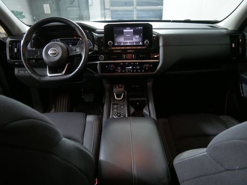Used 2024 Nissan Pathfinder SV AWD/4WD image 22