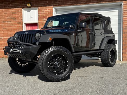 Used 2015 Jeep Wrangler Unlimited Rubicon w/ Dual Top Group AWD/4WD image 3