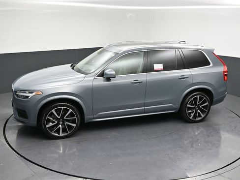 Used 2021 Volvo XC90 T6 Momentum w/ Advanced Package image 27
