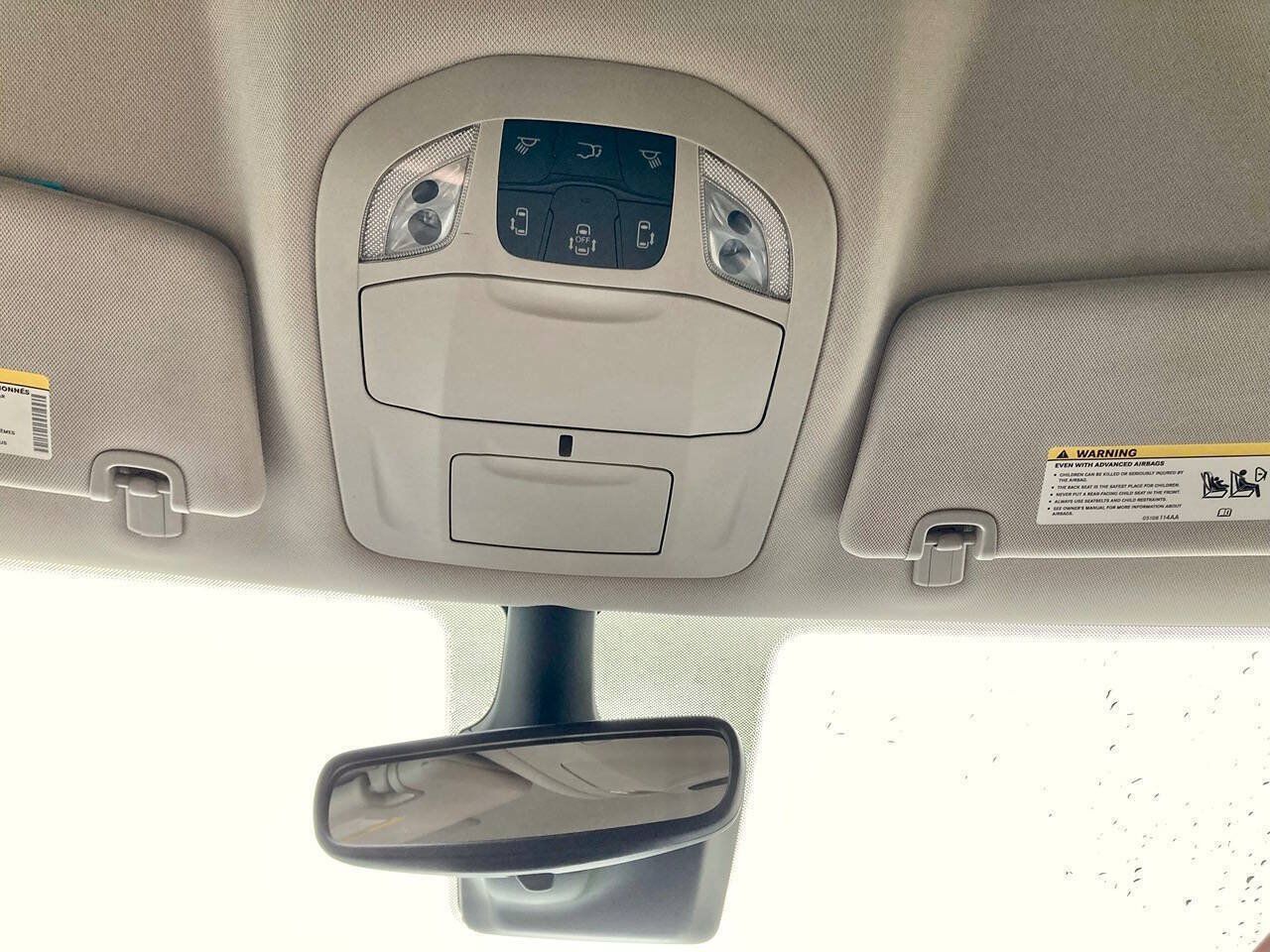 Used 2024 Chrysler Pacifica Touring-L FWD image 16