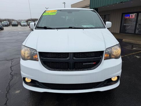 Used 2019 Dodge Grand Caravan SXT w/ Driver Convenience Group image 8