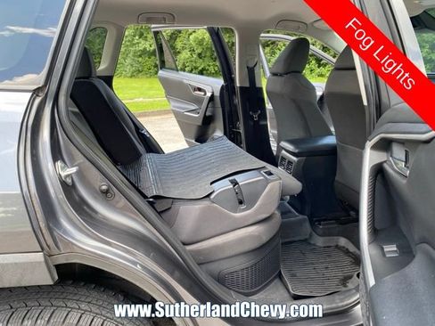Used 2021 Toyota RAV4 XLE AWD/4WD image 37