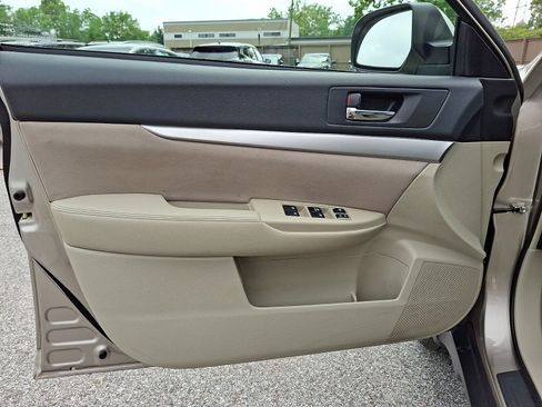 Used 2014 Subaru Outback 2.5i Premium AWD/4WD image 13