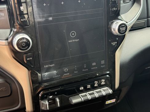 Used 2024 RAM 2500 Laramie image 22