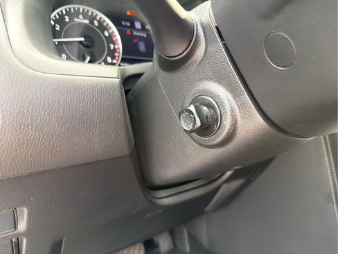 Used 2022 Nissan Armada Platinum w/ Captain's Chairs Package RWD image 16