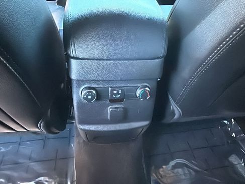 Used 2018 Ford Explorer XLT w/ Equipment Group 202A AWD/4WD image 26