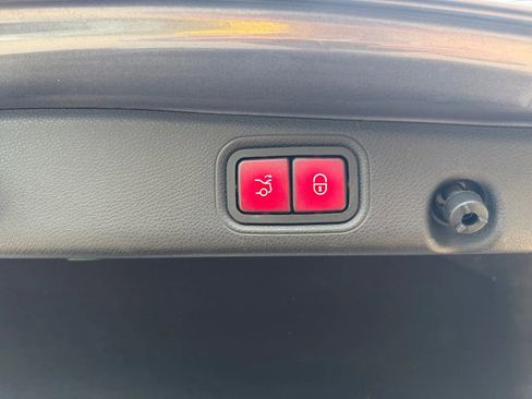 Used 2018 Mercedes-Benz E 43 AMG 4MATIC Sedan image 30
