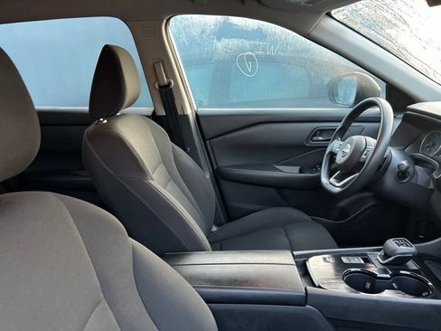Used 2024 Nissan Rogue S FWD image 10