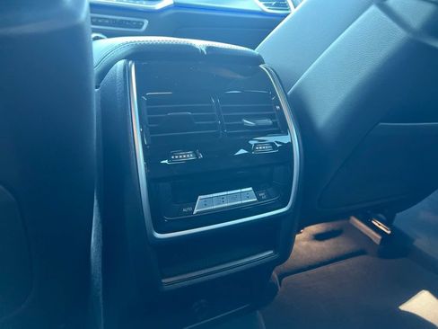 Used 2022 BMW X6 xDrive40i w/ M Sport Package AWD/4WD image 9