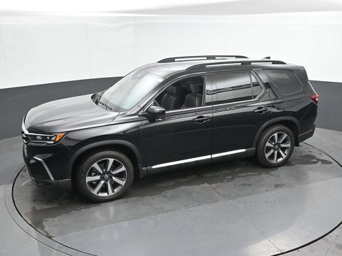 Used 2025 Honda Pilot Elite image 29
