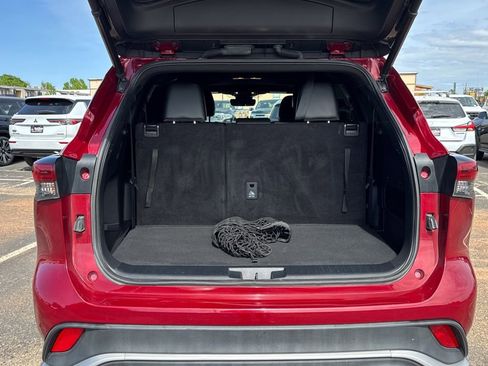 Used 2023 Toyota Highlander XSE FWD image 50