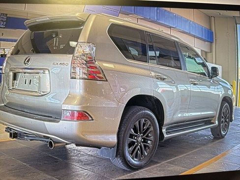 Used 2020 Lexus GX 460 Premium w/ Premium Package image 4