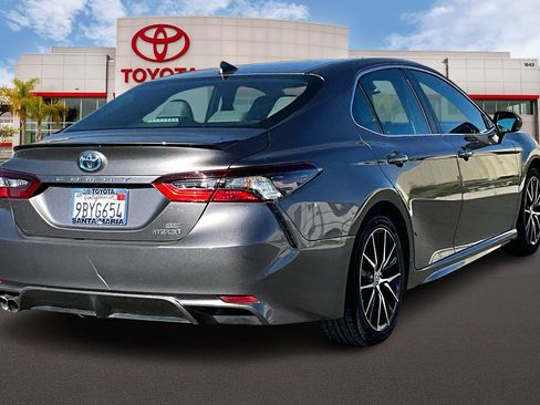 Used 2022 Toyota Camry SE image 12