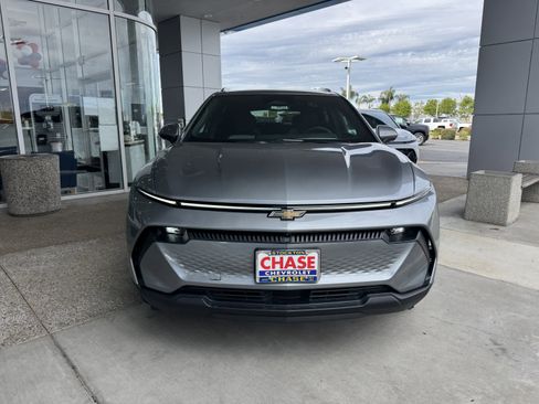 New 2026 Chevrolet Equinox EV LT AWD/4WD image 9