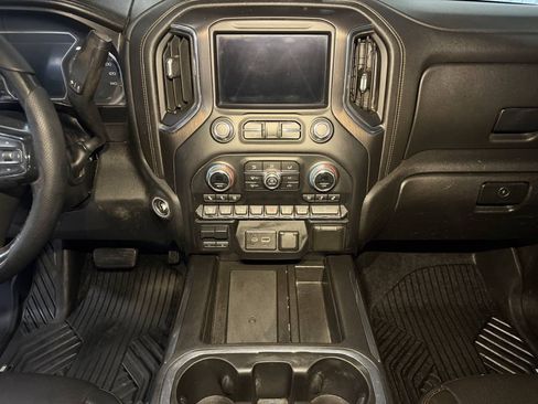 Used 2020 GMC Sierra 2500 AT4 w/ AT4 Premium Package AWD/4WD image 8