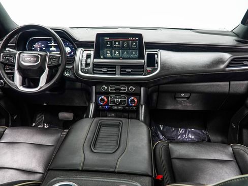 Used 2023 GMC Yukon SLT w/ SLT Premium Package RWD image 5