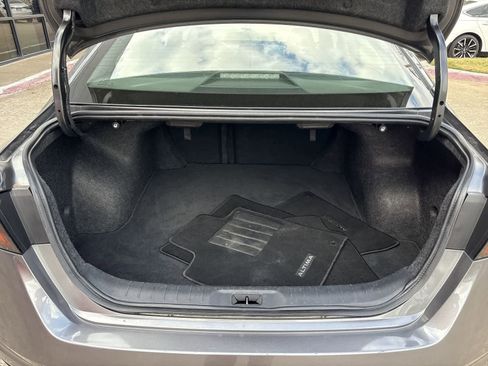 Used 2023 Nissan Altima 2.5 SV image 18