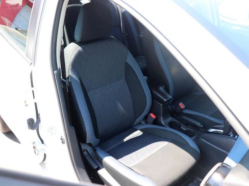 Used 2024 Nissan Versa SV FWD image 14