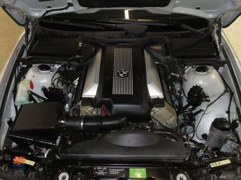 Used 2002 BMW 540i Sedan image 5