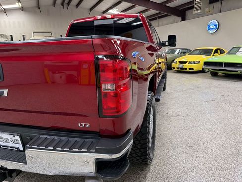 Used 2019 Chevrolet Silverado 2500 LTZ w/ Duramax Plus Package AWD/4WD image 16