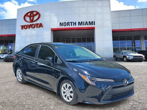 Used 2025 Toyota Corolla LE FWD image 1