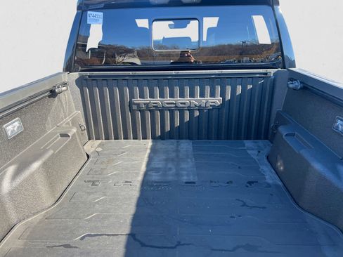 Used 2025 Toyota Tacoma TRD Off-Road w/ TRD Off Road Upgrade Package image 5