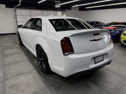 Used 2023 Chrysler 300 C image 4