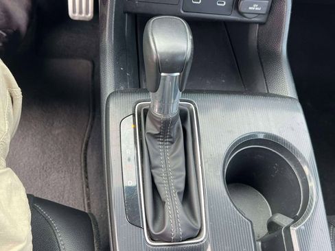 Used 2025 Honda Civic Sport image 30