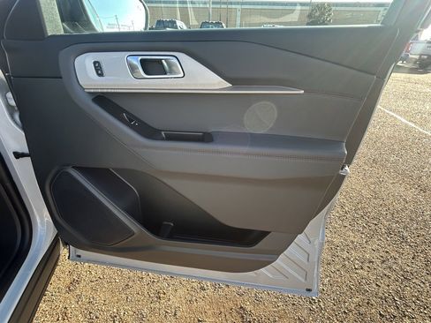 New 2026 Ford Explorer Active image 24