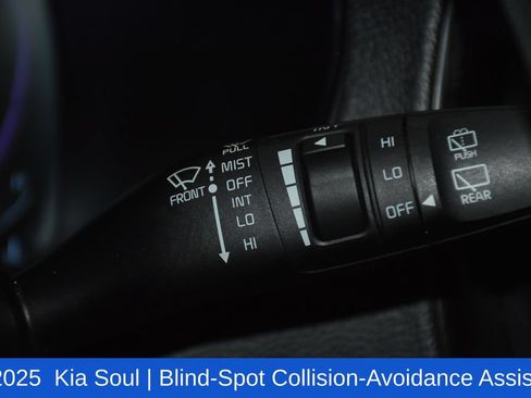 Used 2025 Kia Soul LX w/ LX Technology Package FWD image 14