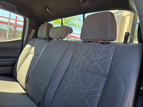 Used 2017 Toyota Tacoma TRD Sport w/ Tow Package image 25