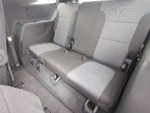 Used 2023 Chevrolet Traverse LT FWD image 24