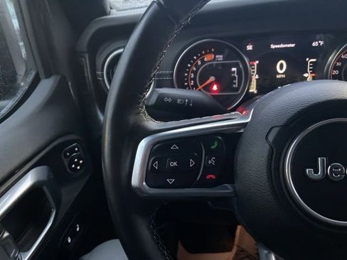 Used 2023 Jeep Wrangler Sahara w/ Cold Weather Group image 19